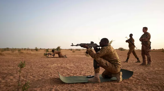 Burkina: six supplétifs civils tués dans une attaque dans le nord