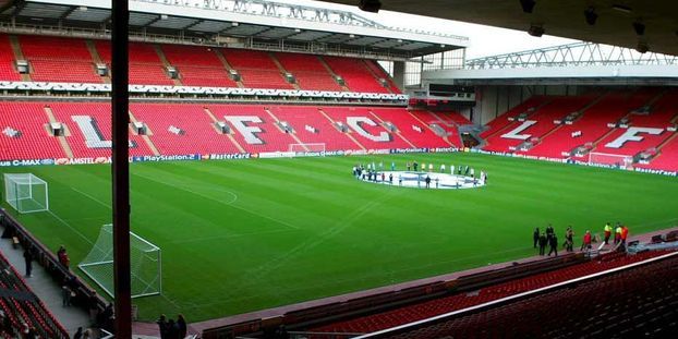Le stade d Anfield agrandi a Liverpool