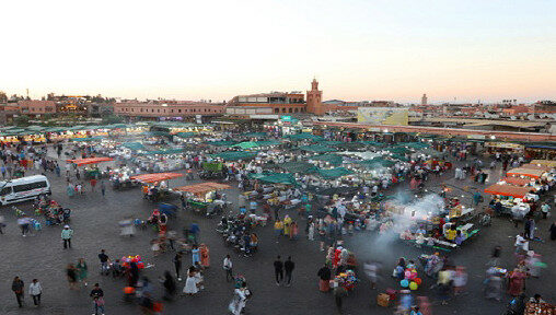Marrakech : Large campagne de sensibilisation anti-Covid-19 à la place Jemâa El Fna