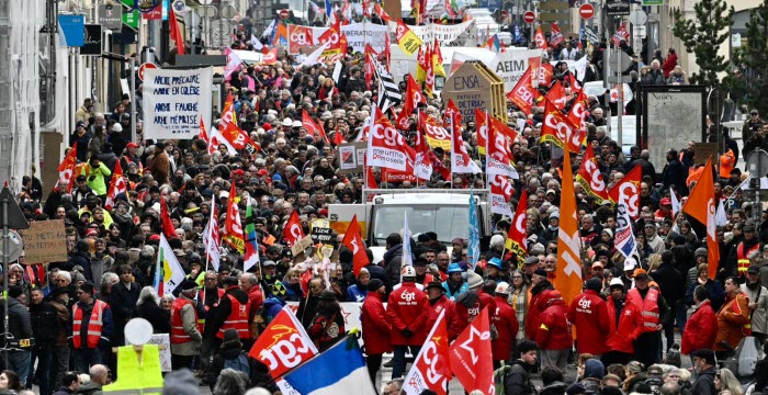 reforme des retraites en lorraine plus de 10 000 manifestants dans la region revivez cette journee de greve 1678896650