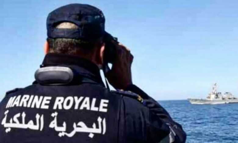 Dakhla une fregate de la Marine royale porte assistance a 57 migrants 1024x538 1