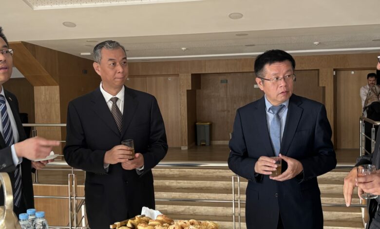 En présence de l’ambassadeur de Chine à Rabat… L’Oiseau, la Coquille et le Poisson : une pièce de théâtre chinoise qui renforce le dialogue culturel sino-marocain 1 8488e69c 7472 452c ab51 63f89a7bcfe6