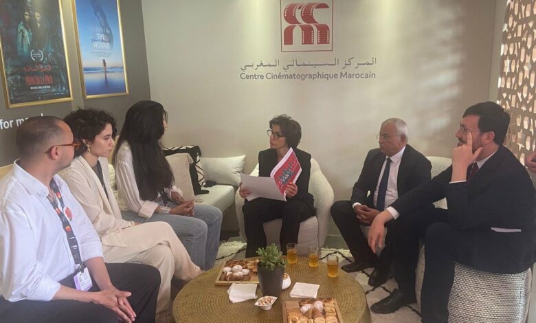La ministre française de la Culture visite le pavillon marocain au Festival de Cannes 1 GrQdT6FXMAA1mid