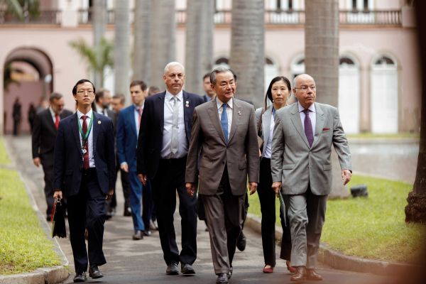 Les ministres des Affaires étrangères des BRICS et leurs partenaires se réunissent à Rio de Janeiro 1 WhatsApp Image 2025 05 01 at 23.45.30