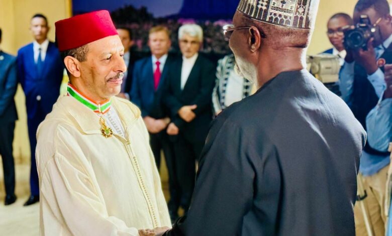 Le Niger honore l’ambassadeur marocain Allal El Achhab pour son parcours diplomatique remarquable 1 WhatsApp Image 2025 05 02 at 00.19.02