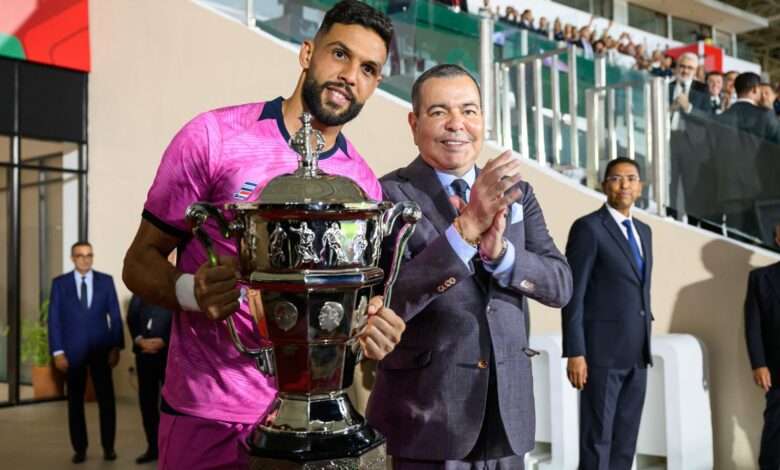 SAR le Prince Moulay Rachid préside à Fès la finale de la Coupe du Trône de football (2023-2024) opposant l’Olympic Safi à la Renaissance Sportive de Berkane 1 GupTamCXkAAAn L