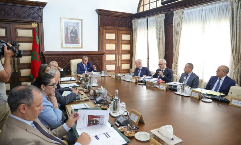 Le Chef du gouvernement préside la réunion de la Commission interministérielle chargée du déploiement du programme de reconstruction et d’aménagement des zones sinistrées par le séisme d’Al Haouz 1 WhatsApp Image 2025 07 10 at 20.55.57 3