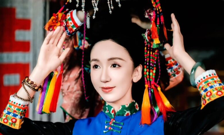 Lou Yixiao émerveille le public avec une tenue inspirée des femmes Hui’an de l’époque républicaine chinoise : Quand la magie du passé rencontre l’élégance contemporaine 1 WhatsApp Image 2025 07 14 at 08.57.32