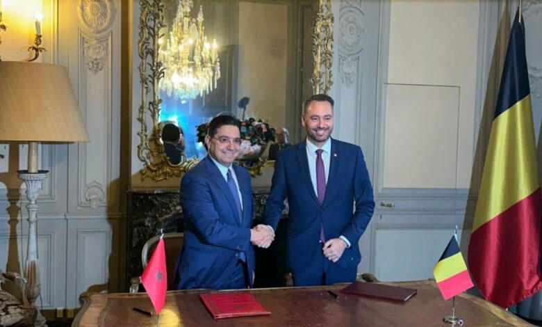 La Belgique a exprimé, jeudi, son soutien à l’Initiative d’autonomie, présentée par le Maroc en 2007, inscrivant la région du Sahara "dans le cadre de la souveraineté du Royaume et de son unité nationale", affirmant qu’elle agira "dès à présent sur les plans diplomatique et économique en phase avec cette position". 1 G38PBgNX0AAHhYg