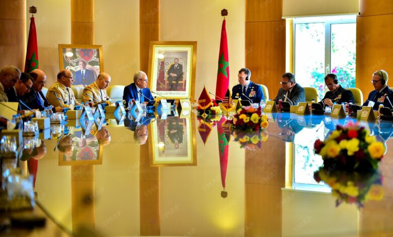 Loudyi et le Général de Corps d’Armée, Inspecteur Général des FAR et Commandant la Zone Sud reçoivent le Commandant du Commandement Américain pour l’Afrique “USAFRICOM” https:// 1 G3uEw4IXcAAVLYm