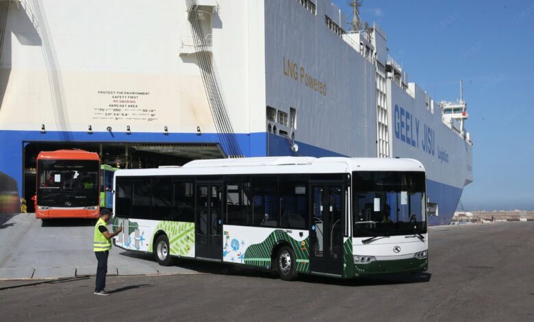 Programme pour le transport public urbain: 257 autobus réceptionnés au Port de Casablanca 1 G4RoyVfWIAAj7gl