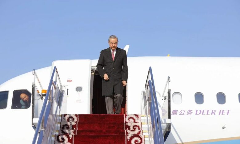 Diplomatie chinoise : tournée de Wang Yi dans trois pays arabes 1 WhatsApp Image 2025 12 11 at 10.13.22