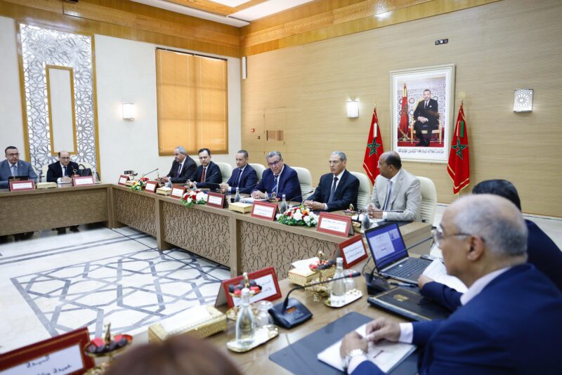 Le Chef du gouvernement préside le premier Conseil d’administration du Groupement Sanitaire Territorial de la Région Laâyoune – Sakia El Hamra 3 WhatsApp Image 2026 05 25 at 18.01.39 scaled