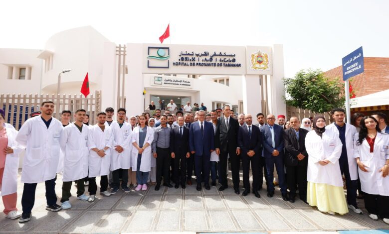 Le Chef du gouvernement procède au lancement des services de l’Hôpital de Proximité de Tamanar et prend connaissance de deux projets hospitaliers devant renforcer l’offre de soins dans la province d’Essaouira 1 WhatsApp Image 2026 07 20 at 14.36.45