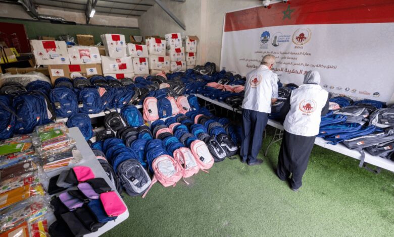 Agence Bayt Mal Al-Qods Acharif : achèvement de l’opération de distribution des cartables scolaires 1 DR8441996