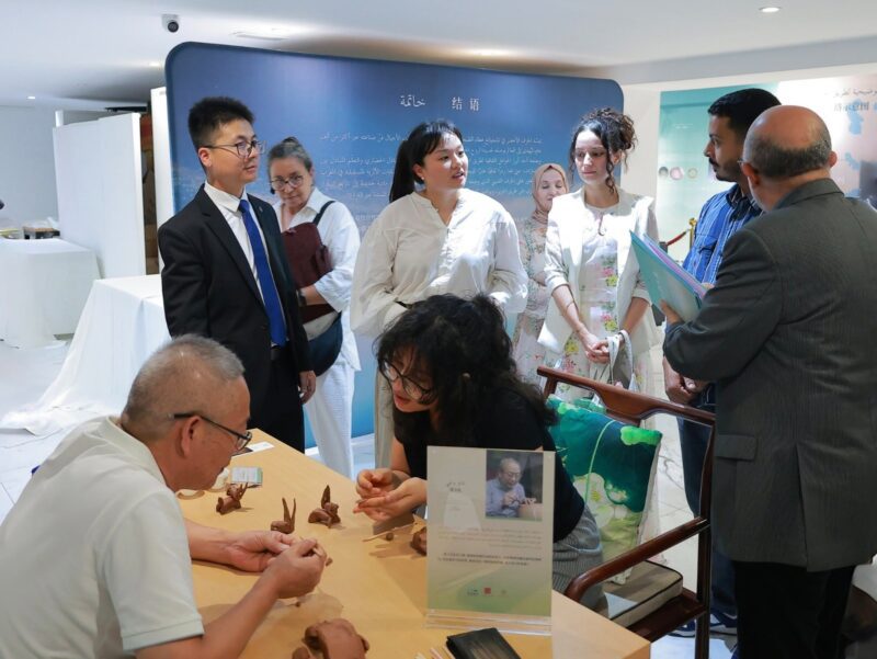 L’ambassadrice Yu Jinsong inaugure à Rabat une exposition de céladon vert du Zhejiang 3 WhatsApp Image 2026 09 14 at 11.52.41 scaled