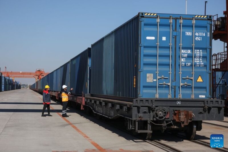 Plus de 140 000 trajets : les trains de fret chinois renforcent les échanges commerciaux avec l’Europe 3 WhatsApp Image 2026 10 23 at 10.44.26 scaled