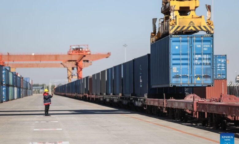 Plus de 140 000 trajets : les trains de fret chinois renforcent les échanges commerciaux avec l’Europe 1 WhatsApp Image 2026 10 23 at 10.44.27